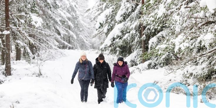 Scotland enters second consecutive weekend of snow and ice warnings