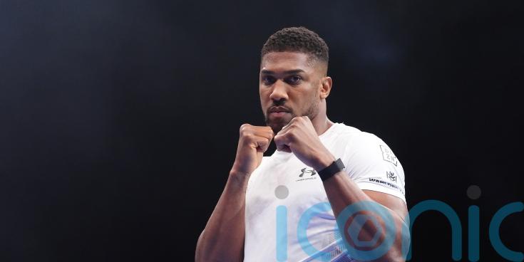 Anthony Joshua returns to the gym following car crash