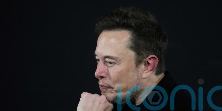 Elon Musk suggests he could buy Ryanair amid spat with boss Michael O&rsquo;Leary