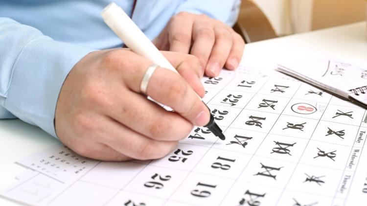 When are the bank holidays in Ireland over Christmas and in 2026?