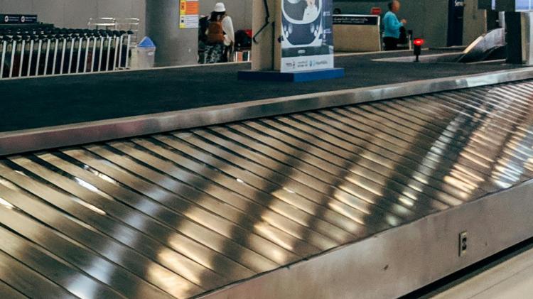 Irish man left suitcase containing just under &euro;600,000 worth of drugs on airport baggage carousel