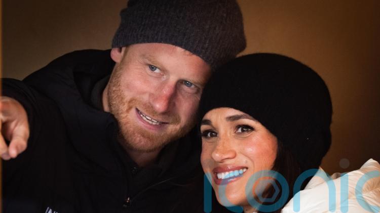 Meghan posts family photo with Harry, Archie and Lilibet for festive message