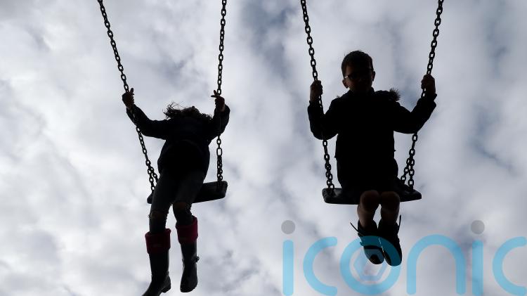 Minister praises contribution of kinship carers as support proposals published