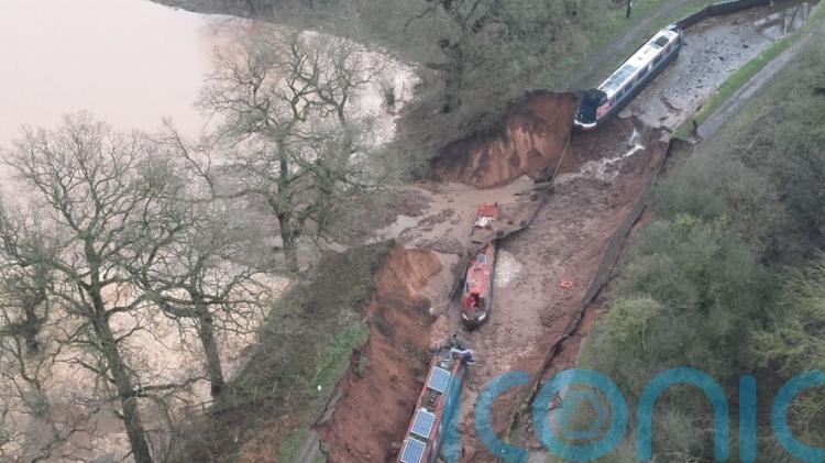 Major incident declared after canal &lsquo;sinkhole&rsquo; leaves boats stranded