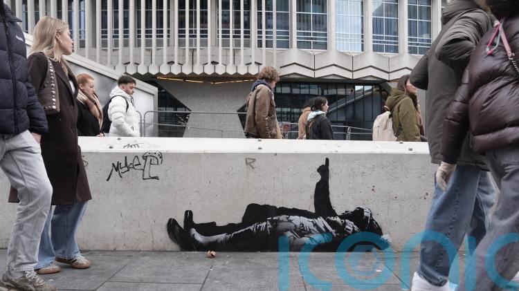 Artwork thought to be by Banksy appears at foot of London skyscraper