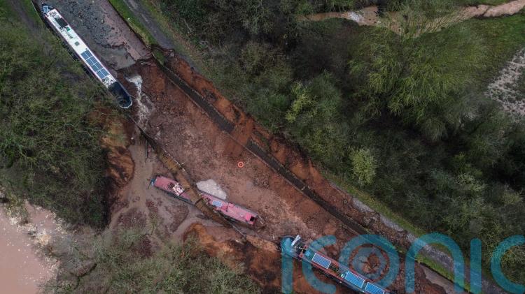 Major incident declared after canal &lsquo;sinkhole&rsquo; leaves boats stranded