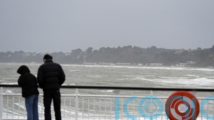 Wind and cold weather warnings to come into force on Christmas Day