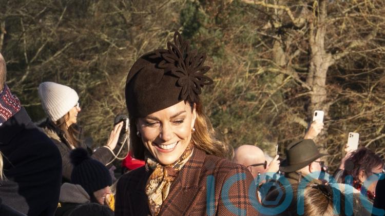 Kate chats with well-wishers on Christmas Day walkabout