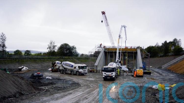 Installation of new railway bridge deemed &lsquo;fantastic achievement&rsquo;