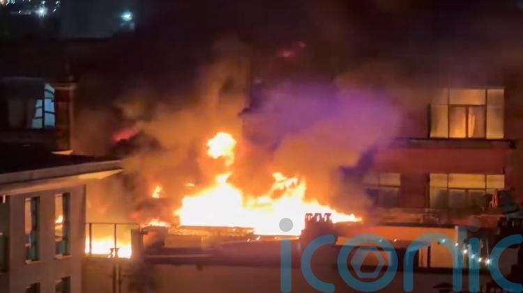 Fire crews remain at scene of blaze in Glasgow city centre