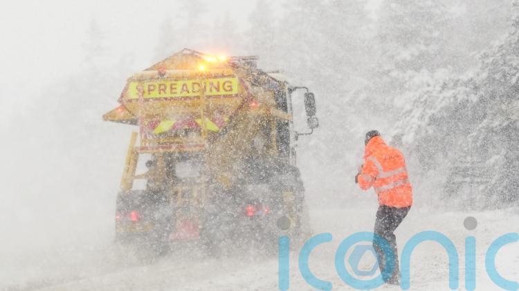 Heavy snow in northern Scotland brings travel disruption on New Year&rsquo;s Day