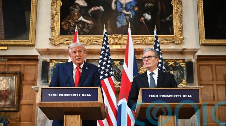 Starmer and European leaders angry at Trump plan to apply tariffs over Greenland