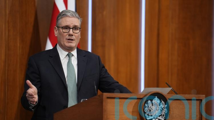 Trump steps up tariff threat over Greenland as Starmer appeals for calm