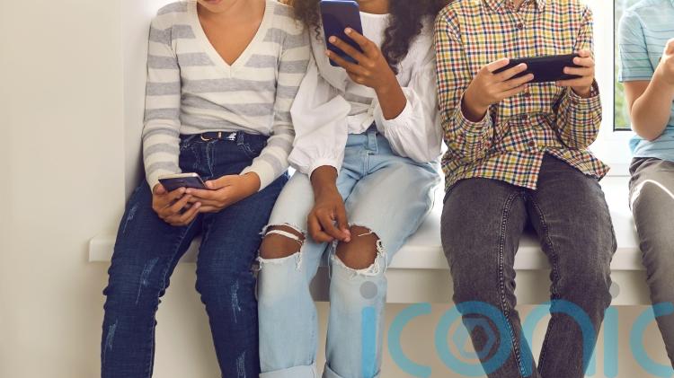 Under-16s social media ban and overnight curfews to be considered &ndash; Liz Kendall