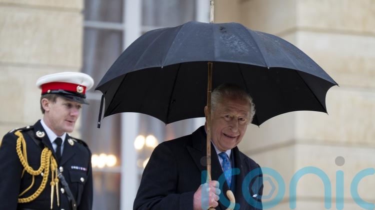 King leaves London with no Harry reunion on day of duke&rsquo;s emotional evidence