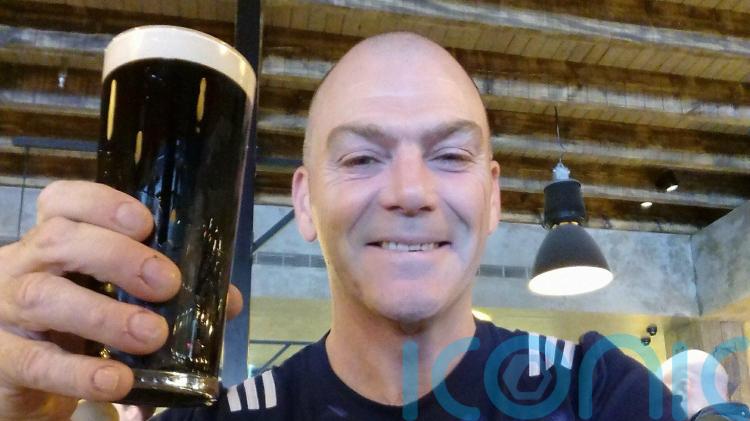 &lsquo;Hero&rsquo; Irish bus driver says he wants apology after he was sacked after catching thief