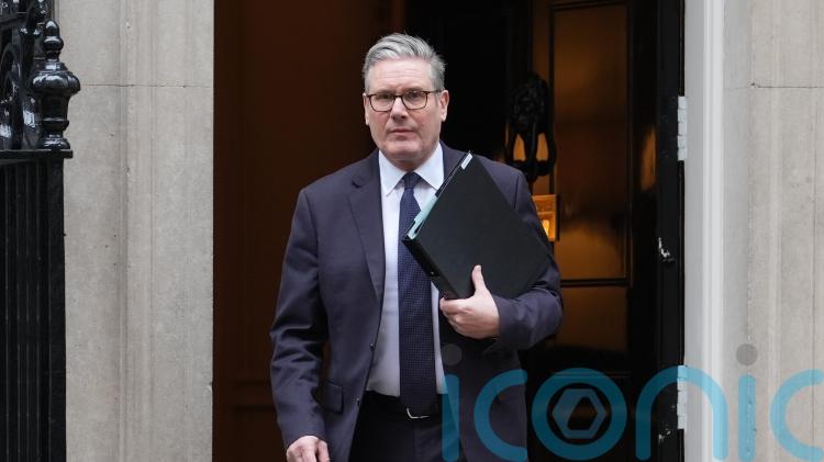 Starmer&rsquo;s premiership safe, minister says despite growing anger over Mandelson