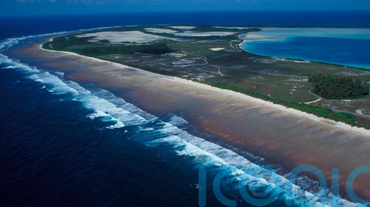 Trump tells Starmer not to give away Chagos Islands day after US backed deal