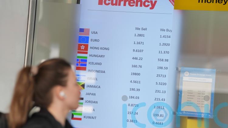 Gold prices rise and dollar dips after Trump declares 15% global tariff