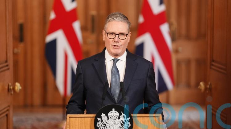 PM lets US use UK bases to strike Iran while officials plan major Gulf rescue