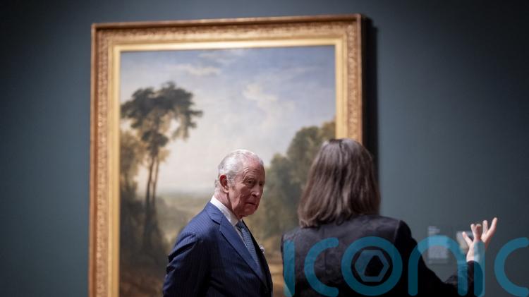 King asked what British artwork might be &lsquo;lurking in Australia&rsquo; in gallery tour