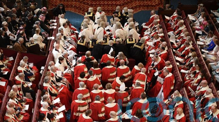 Hereditary peers to leave red benches before next King&rsquo;s Speech