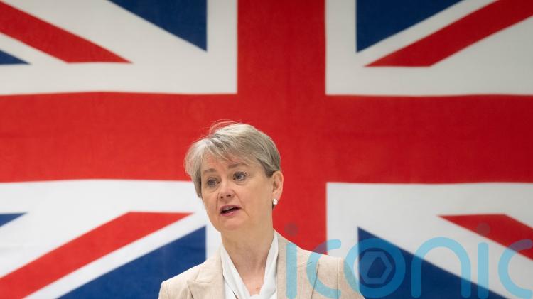 Yvette Cooper continues Saudi visit as Iran threatens to block key oil route