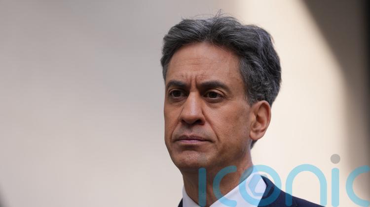 Ed Miliband calls for fairness in business energy contracts amid Iran crisis