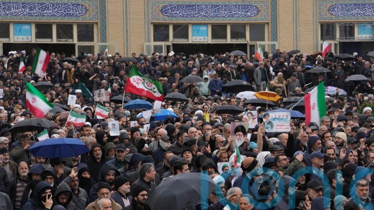 Iran threatens world tourism sites and says it is still building missiles