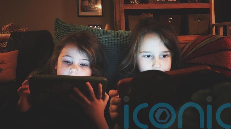 Keir Starmer promises to &lsquo;fight&rsquo; social media firms over addictive content