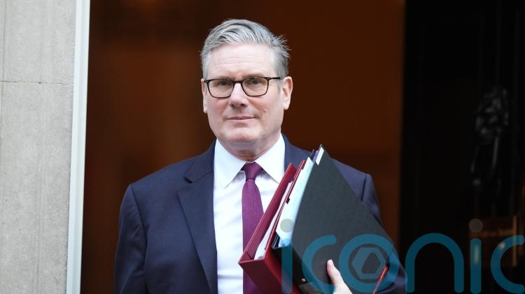 Starmer to meet business leaders amid Hormuz blockade