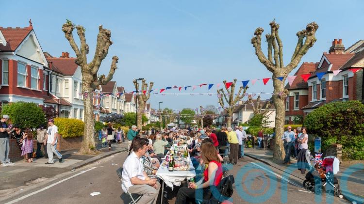 Half of Britons turned to neighbours for help in past year &ndash; survey