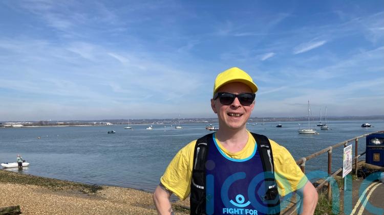 Blind artist to run marathon using AI glasses and app in &lsquo;world first&rsquo;