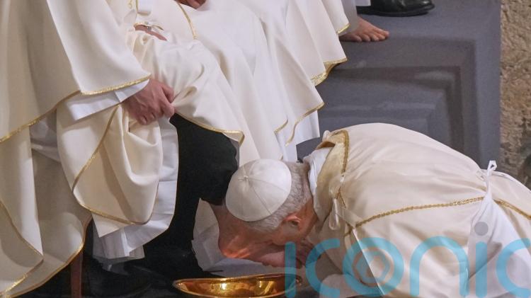 Pope Leo revives traditional Holy Week ritual of washing feet of priests