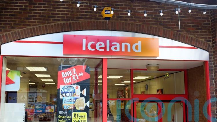 Shop security guards should carry truncheons to tackle crime, Iceland boss says