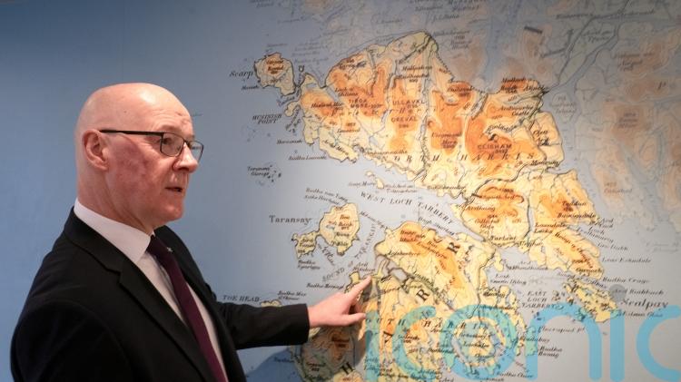 Swinney outlines plans for &pound;300 of energy support for islanders