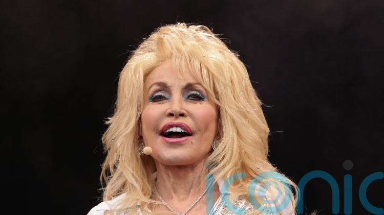 We&rsquo;ll partner with Dolly Parton to get children reading, SNP pledges