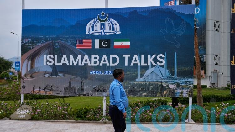 US-Iran talks with Vance and Iranian officials in Pakistan as ceasefire strains