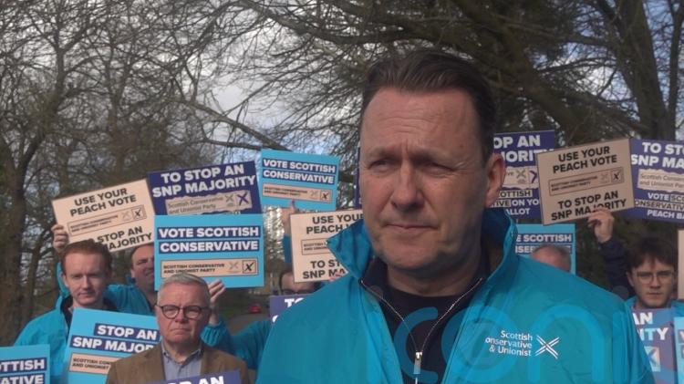 SNP has ignored pothole problem while wasting billions elsewhere &ndash; Findlay