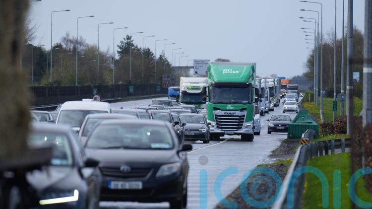 Ministers defend response to fuel protests ahead of confidence vote