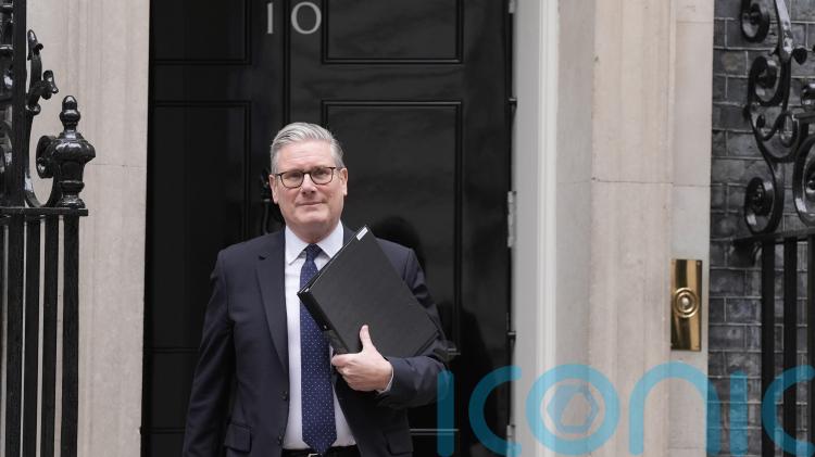 PM tells MPs it is &lsquo;staggering&rsquo; he was not told Mandelson failed vetting check