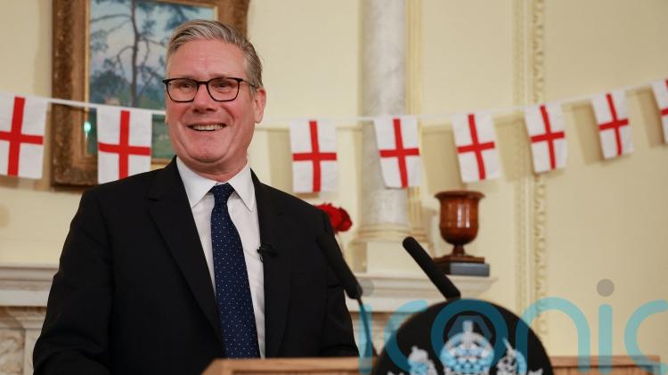 PM hails English values of &lsquo;service, generosity, respect&rsquo; on St George&rsquo;s Day
