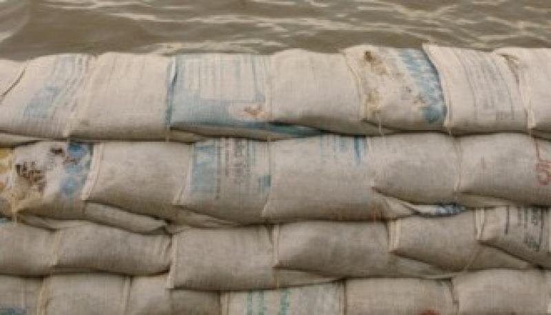 Louth residents urged to prepare for flooding as sandbags distributed ahead of high tides