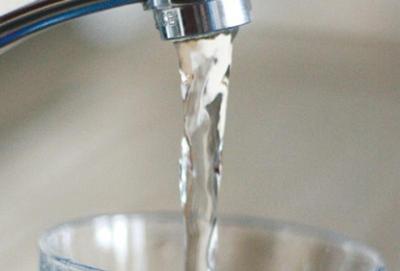A burst water main in Dualla may cause disruption to a number of surrounding areas