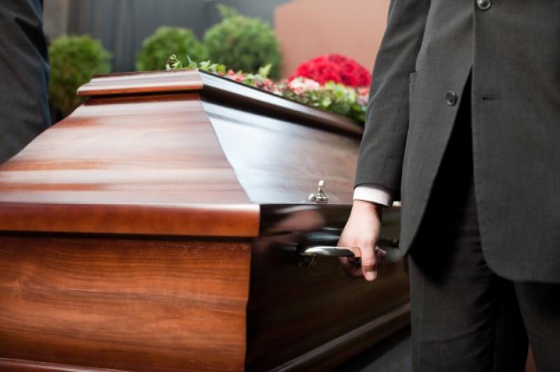 Nenagh councillor calls for space for hearses outside graveyard on Kenyon Street