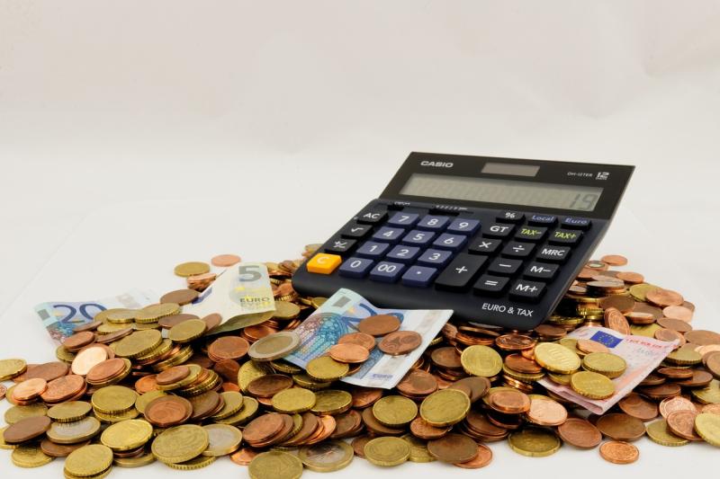 REVEALED: The starting salaries male and female graduates expect from first job