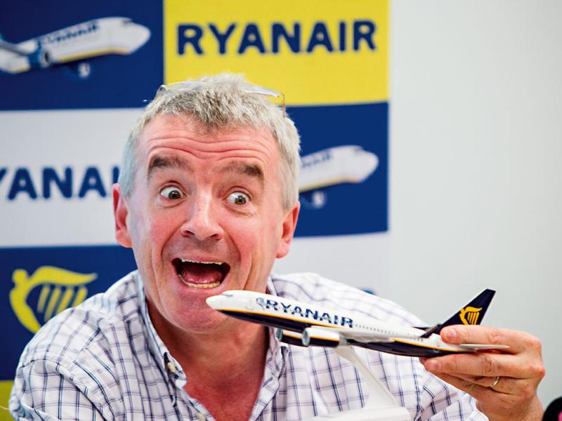 Ryanair considering bigger bonuses for staff who spot overweight bags