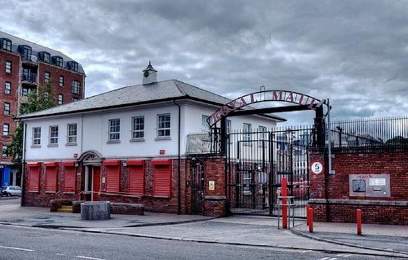Royal Mail management challenged to ' clarify' Derry sick pay