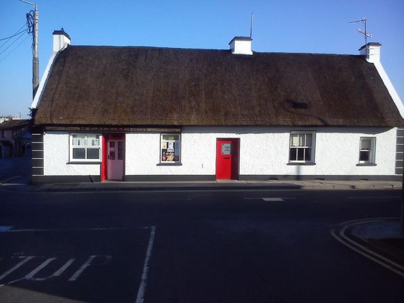 Donegal bar introduces early closing times despite lifting of restrictions 