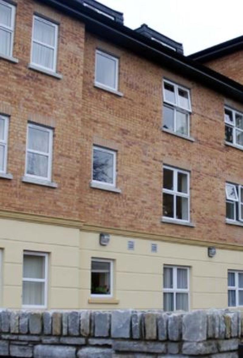 Gardaí investigate criminal damage incident at Letterkenny apartment 